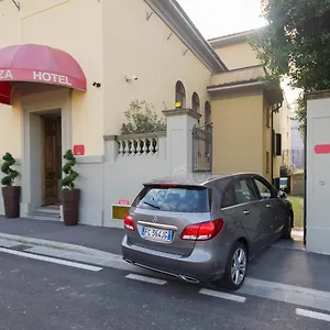 La Fortezza Hotell