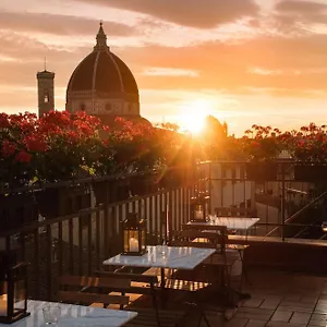 Cardinal Of - Recommended For Ages 25 To 55 Hotell